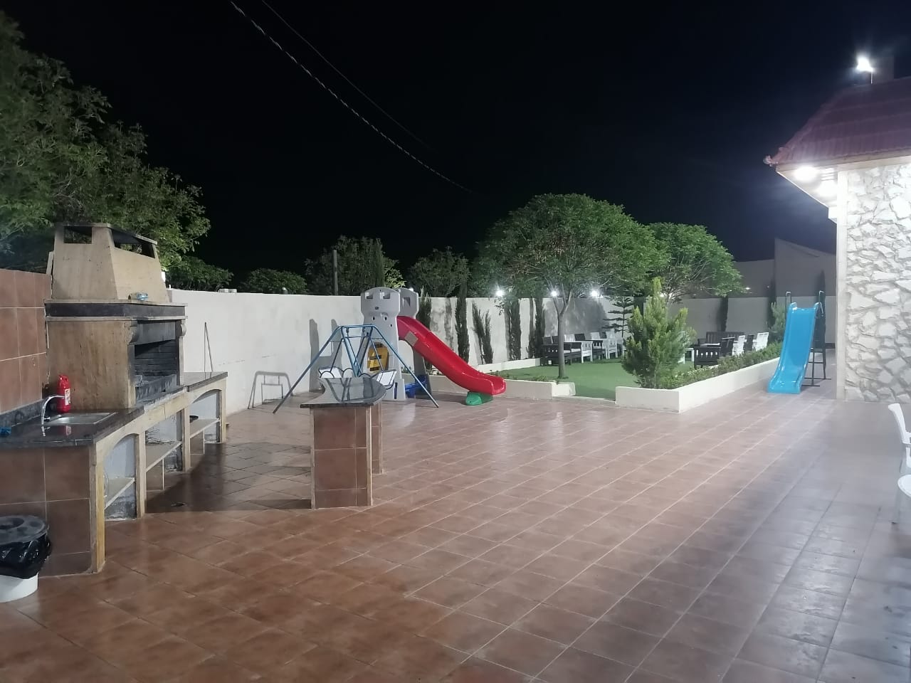 مزرعة رقم 137 - مادبا مقابل الجامعه الالمانيه